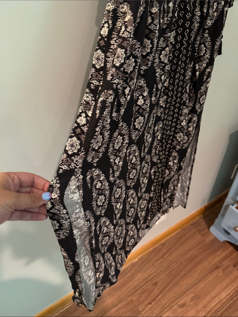 Knox Rose Black and White Printed Maxi Dress - Picture 3 of 5
